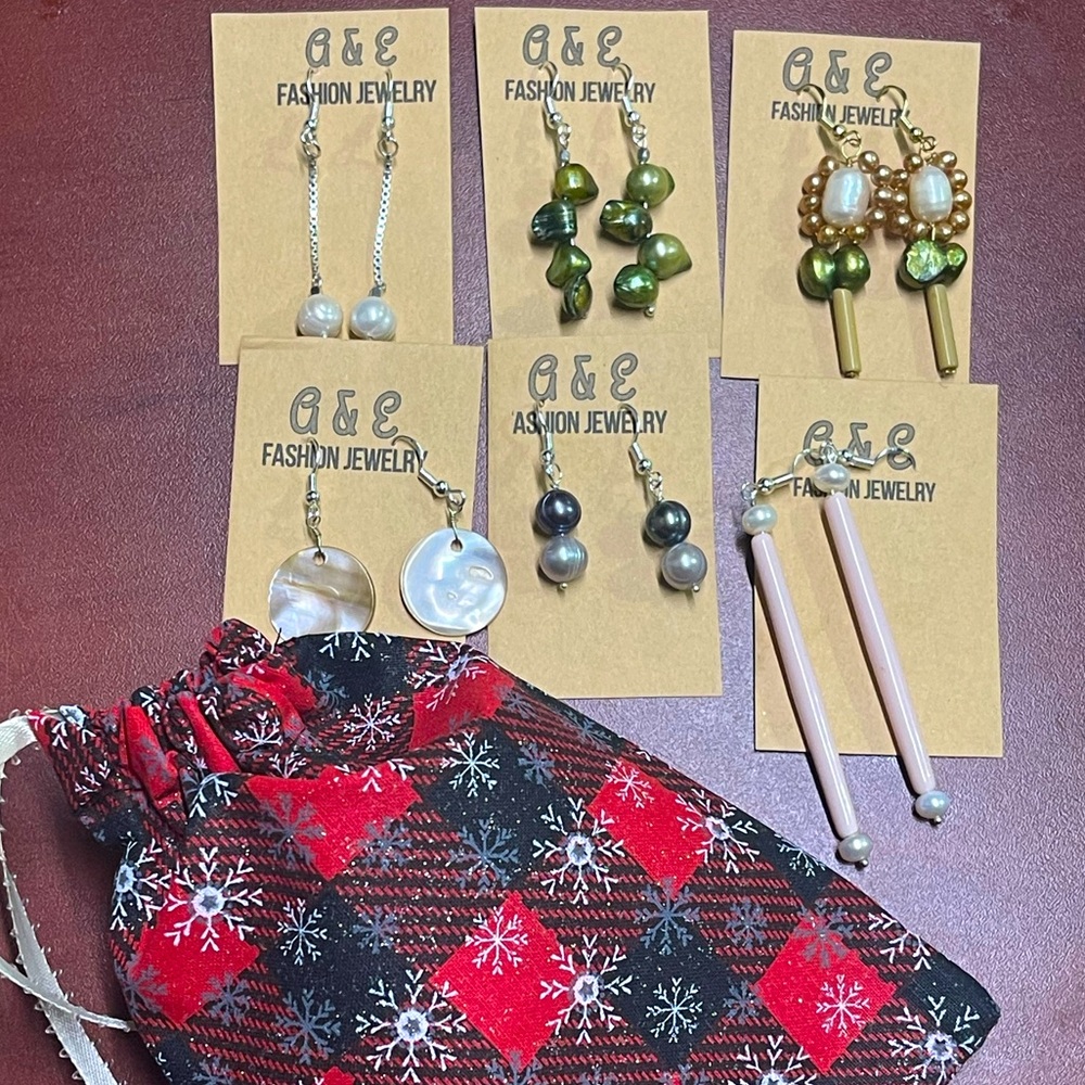 Christmas Special Lot of Freshwater pearls 925 hooks ready for gifting
